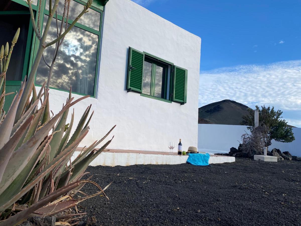 Villas Yaiza. El Golfo Exterior photo