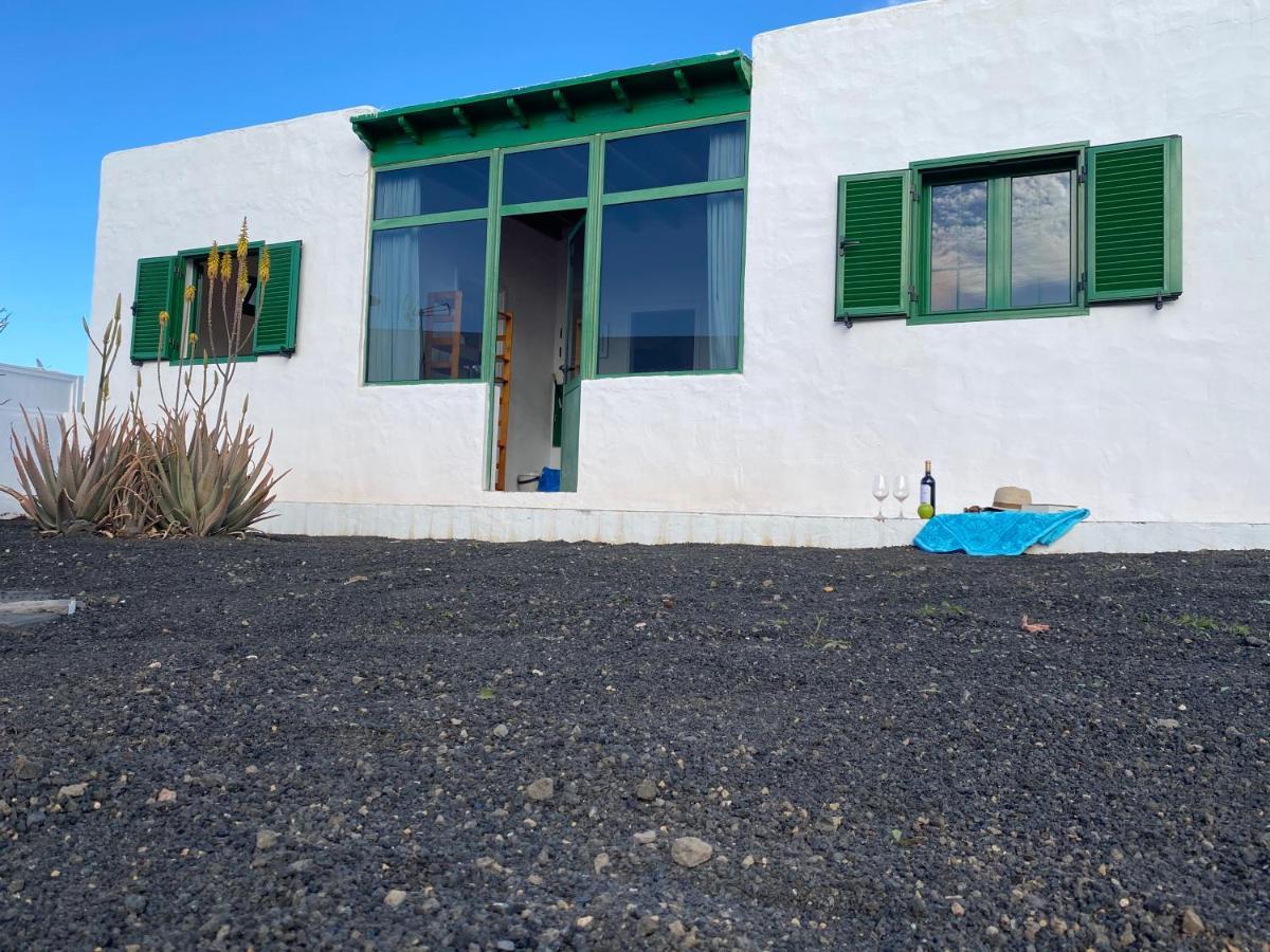 Villas Yaiza. El Golfo Exterior photo